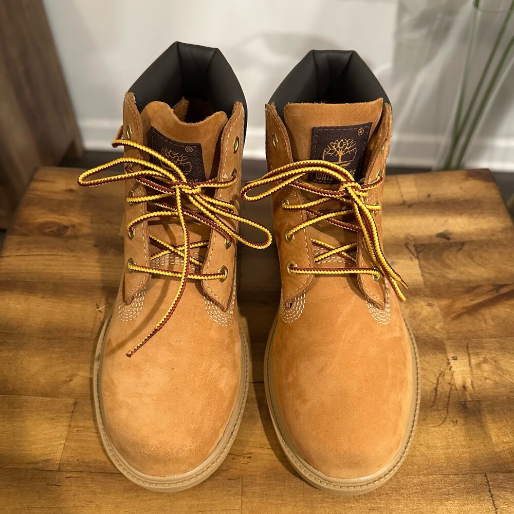 Authentic Timberland Kids Youth Classic 6 Inch Wheat Boots "Butters" - Size 2.5